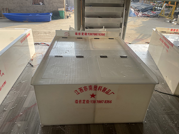 三輪摩托車(chē)魚(yú)箱